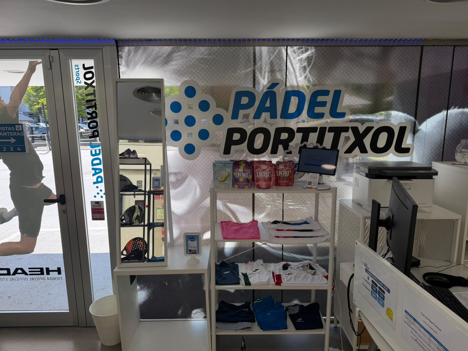Exhibición Textil y Ropa